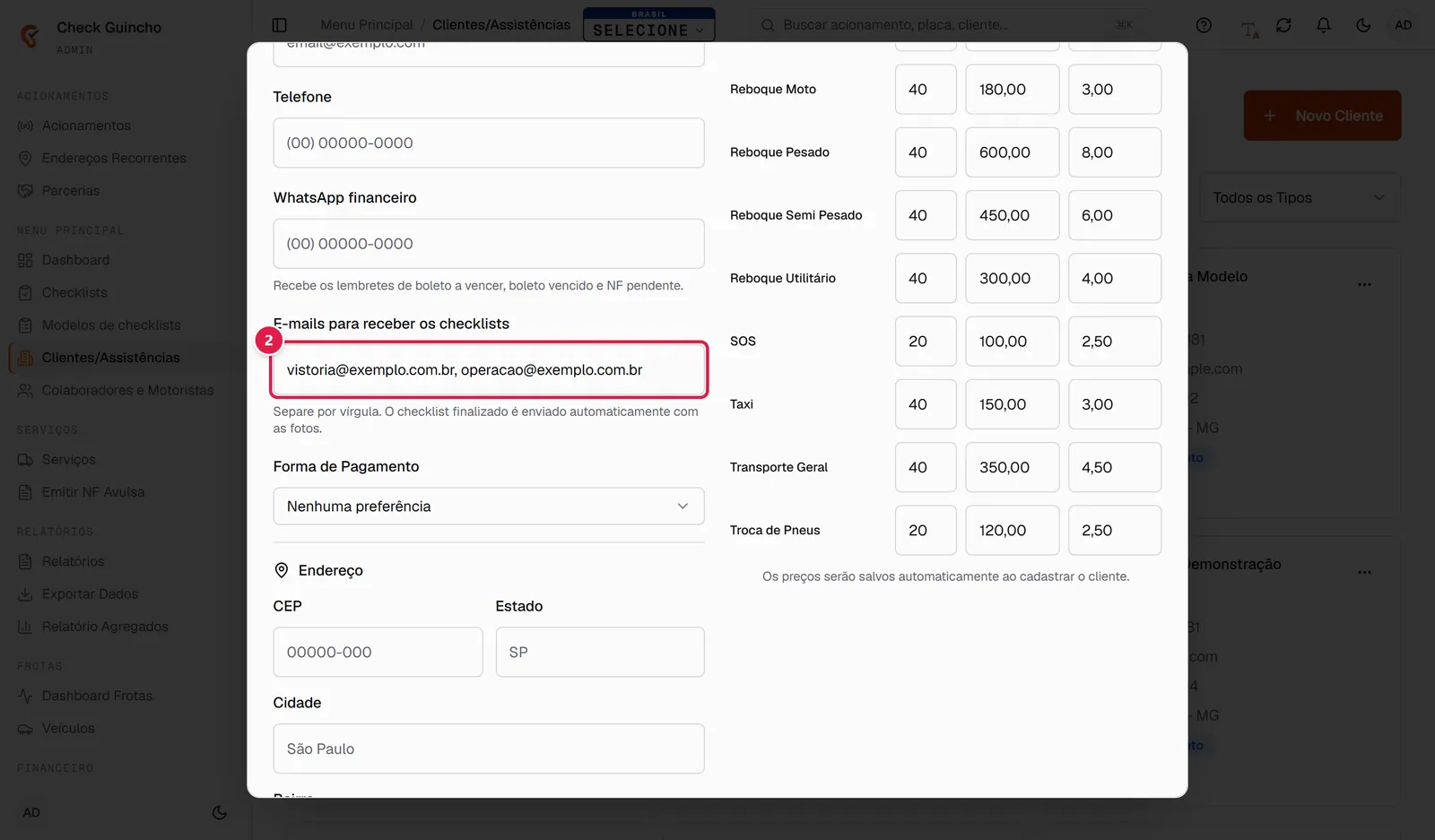 Campo de e-mails para receber os checklists no cadastro do cliente